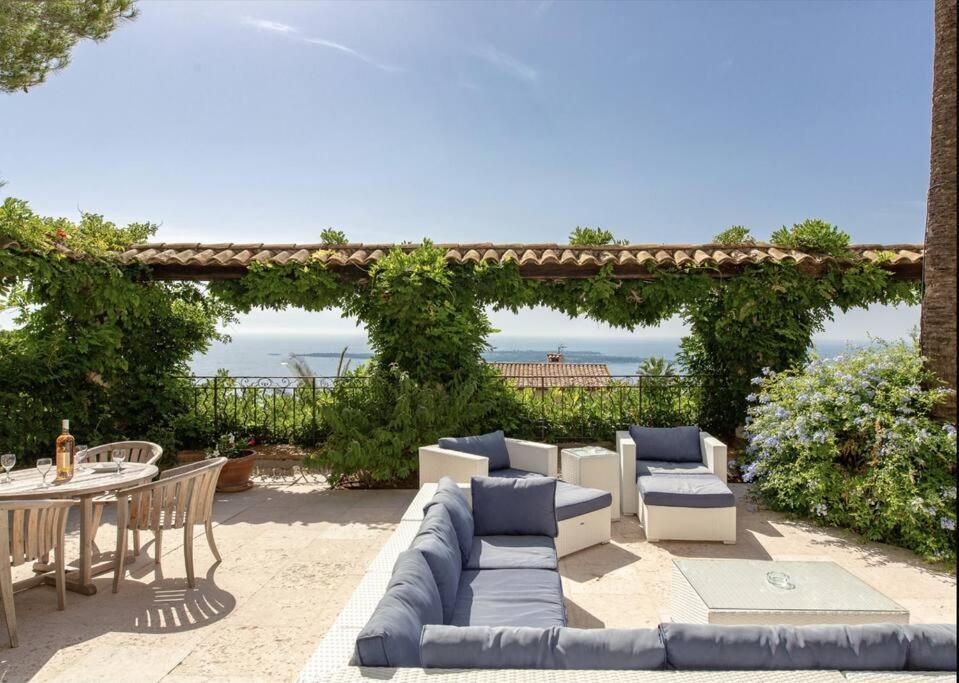 Le Castel Rose Super Cannes, Face Aux Iles De Lerins Vallauris Exterior photo
